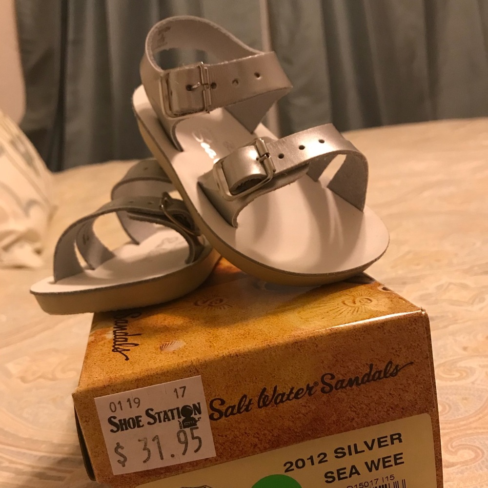 New and never worn! Infant size 3 silver sea wees.